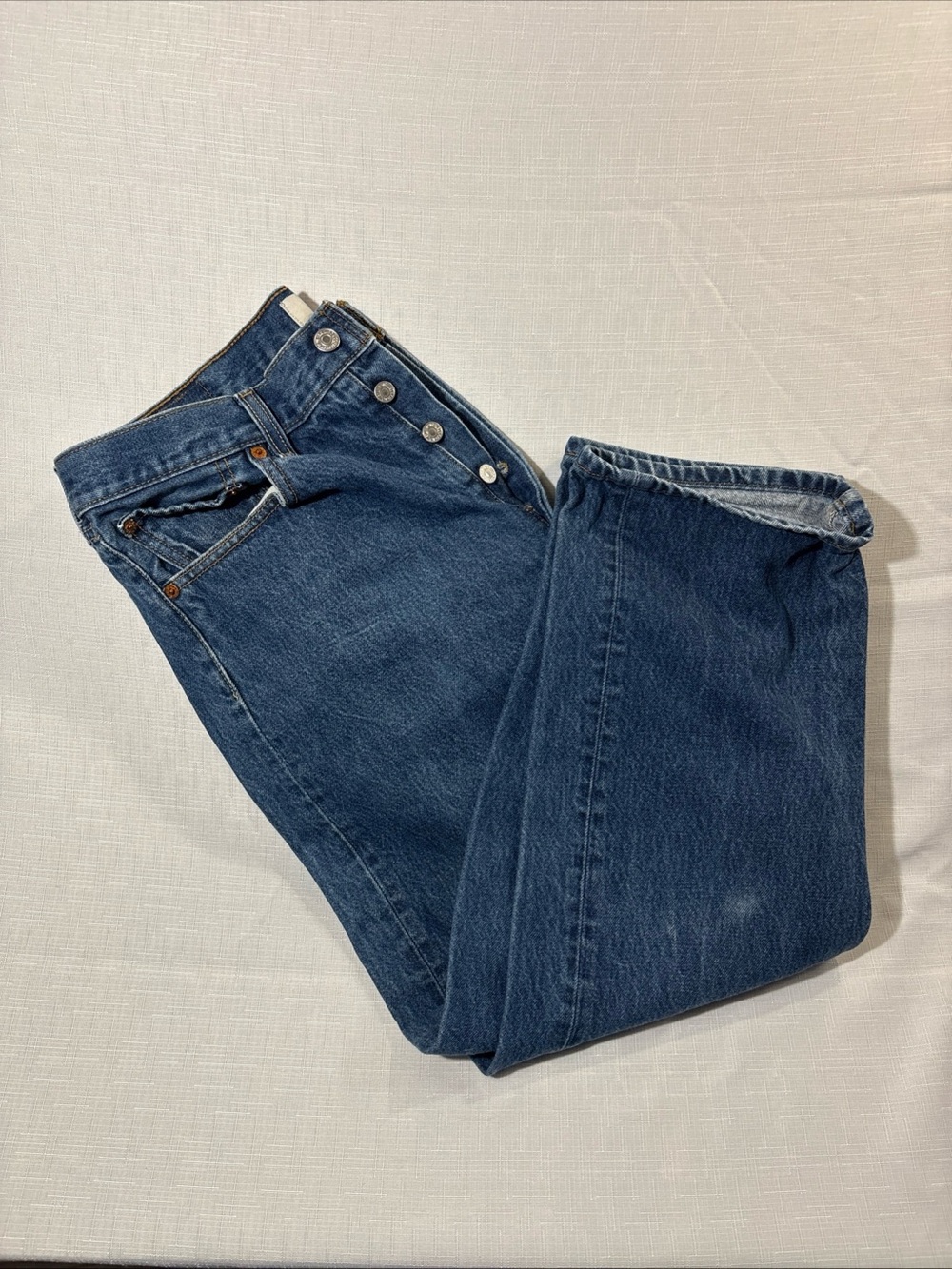 Levi’s 501 Men’s 36/30 Straight Leg Button Fly Med Wash Blue Jeans